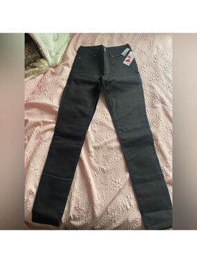 GAP Black Women’s Skinny Jeans